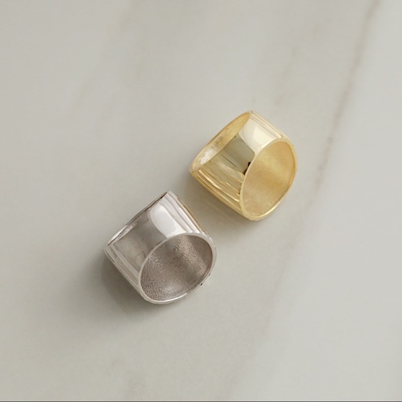 SoldOut11thStreet - Picture 5 of 8